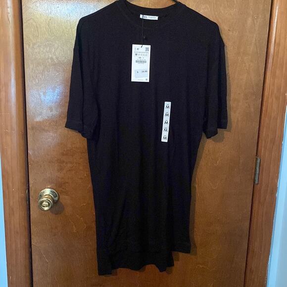 Zara T-SHIRT WITH ASYMMETRIC HEM - Picture 1 of 6